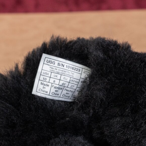 UGG Women Classic Short II Black Suede Shearling Lined Winter Boots sz 10 - Picture 7 of 8